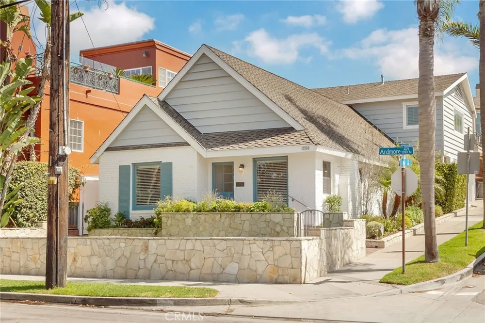 1200 Ardmore Avenue Manhattan Beach, CA 90266