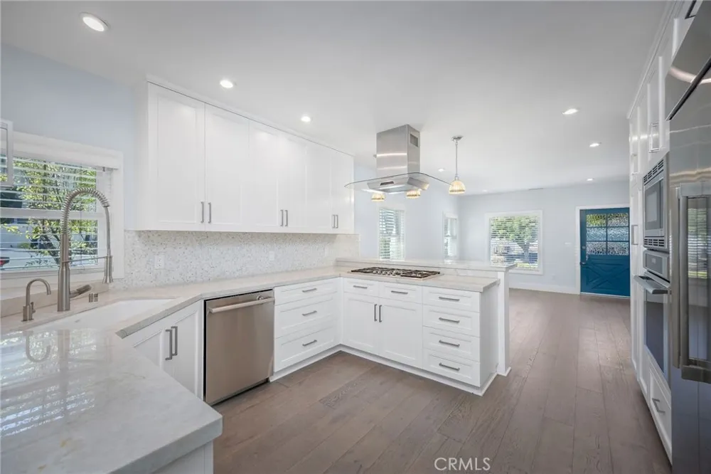 1200 Ardmore Avenue Manhattan Beach, CA 90266