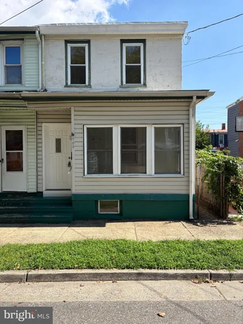 705 POWELL STREET
