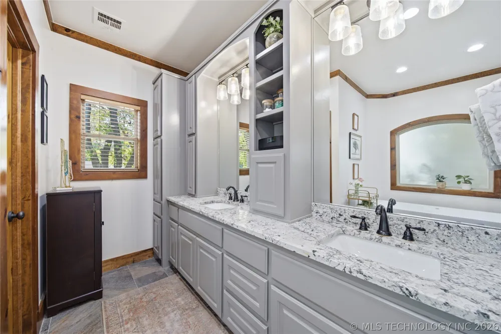 8933 E 115th Street S Bixby, OK 74008