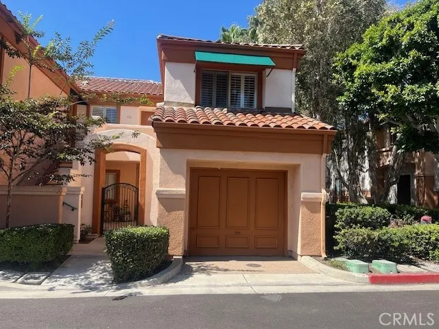 118 Villa Point Newport Beach, CA 92660