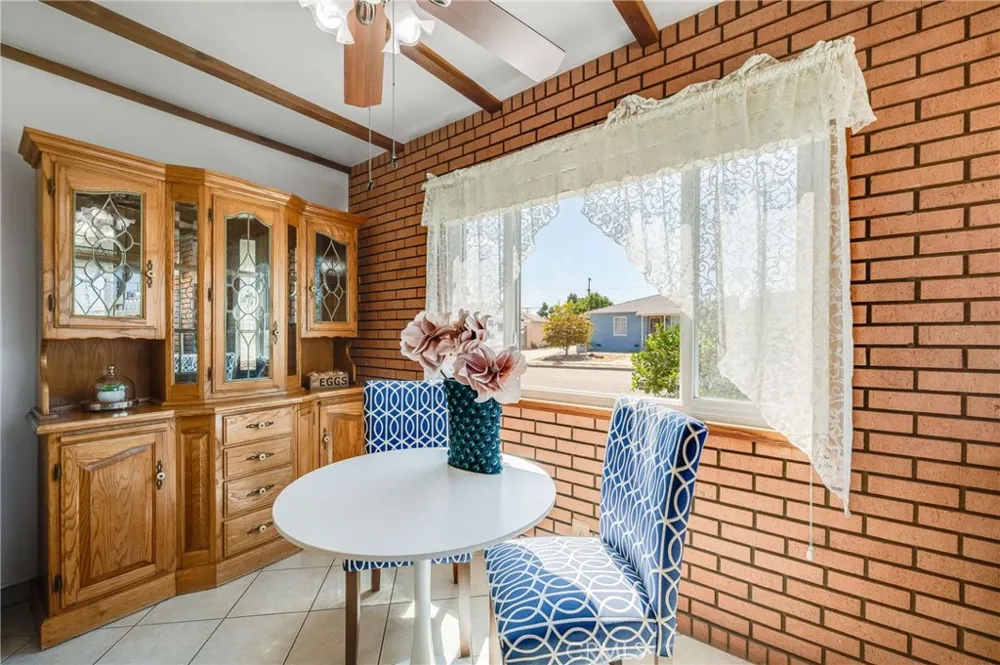 5031 Raton Long Beach, CA 90807