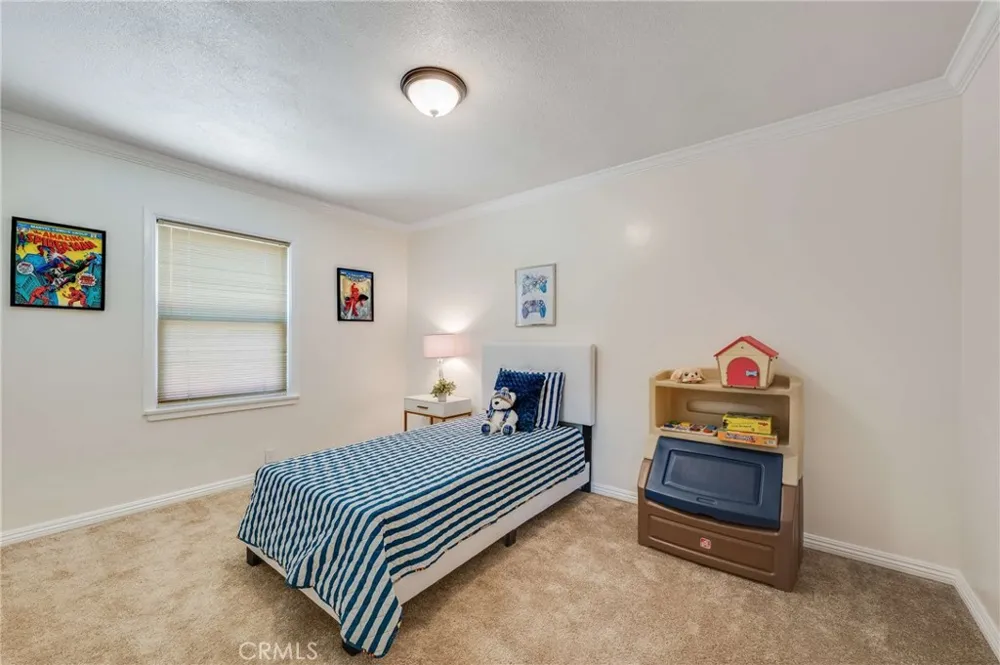 5031 Raton Long Beach, CA 90807