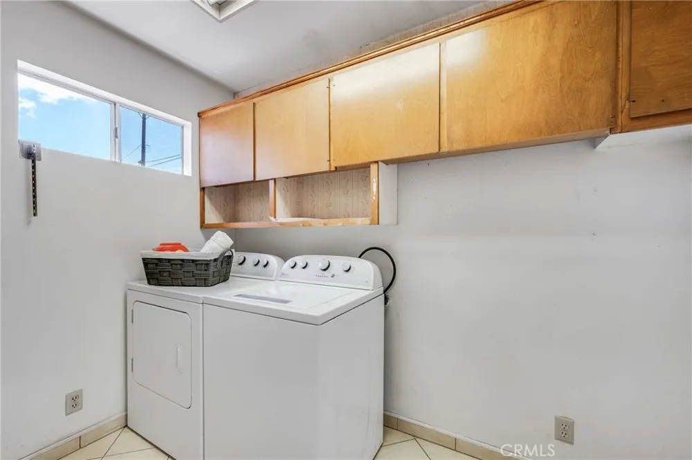 5031 Raton Long Beach, CA 90807