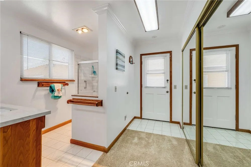 5031 Raton Long Beach, CA 90807