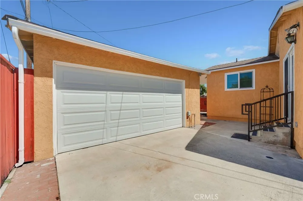 5031 Raton Long Beach, CA 90807