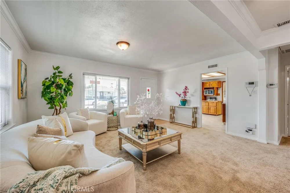 5031 Raton Long Beach, CA 90807