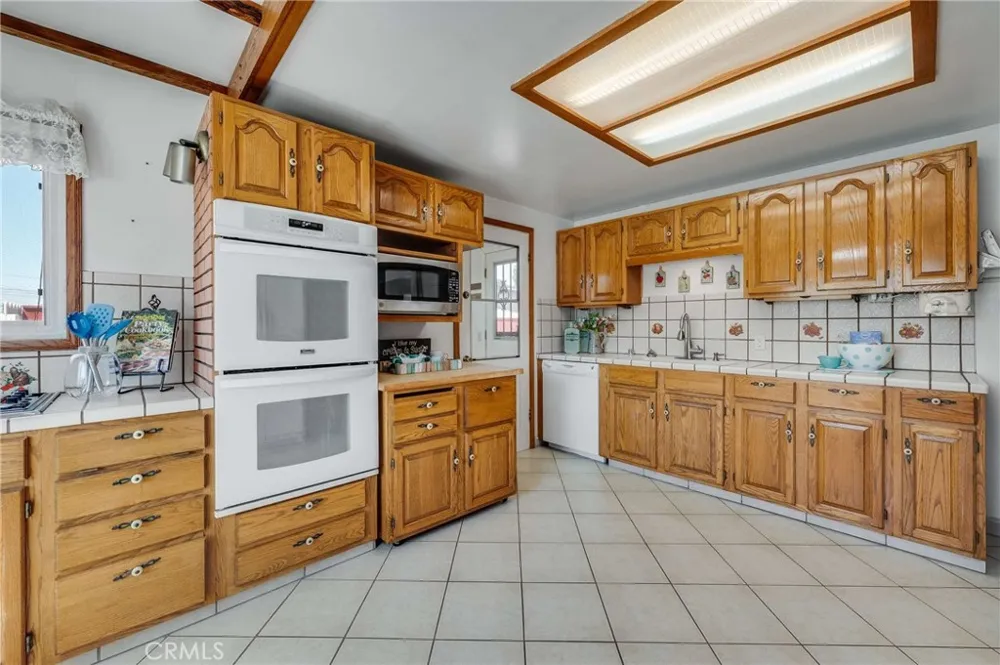 5031 Raton Long Beach, CA 90807