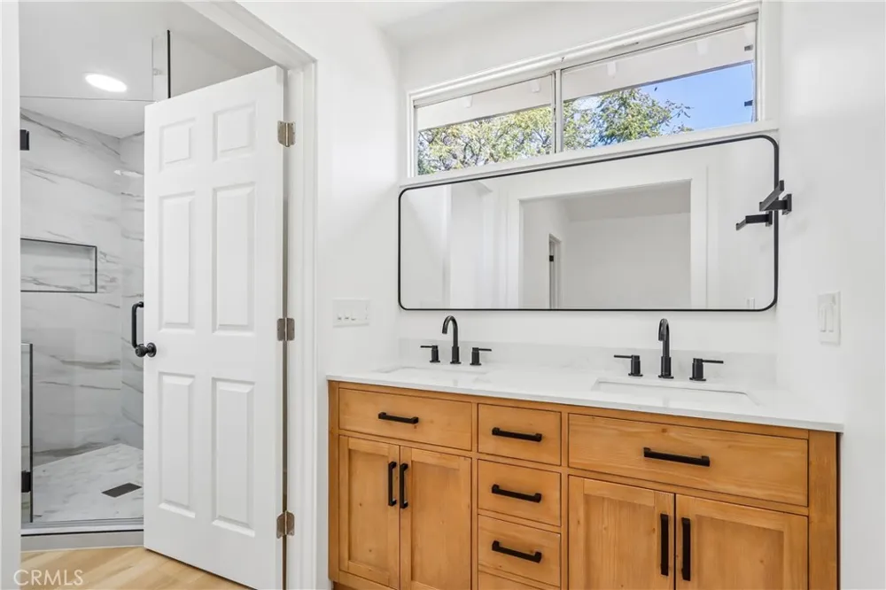 10007 Debra Ave Granada Hills, CA 91343