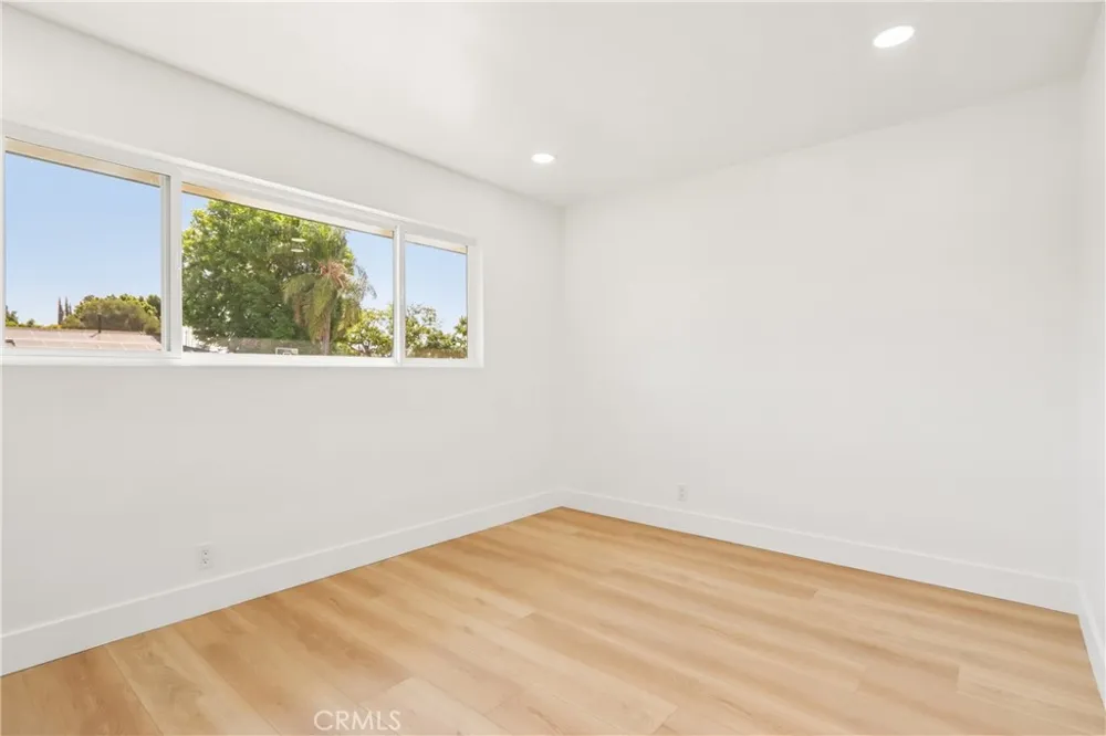 10007 Debra Ave Granada Hills, CA 91343
