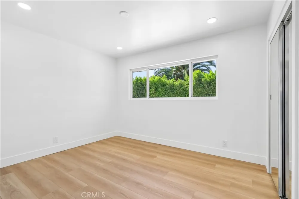 10007 Debra Ave Granada Hills, CA 91343