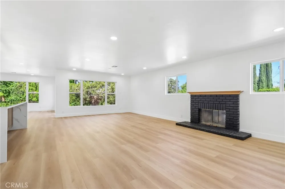10007 Debra Ave Granada Hills, CA 91343
