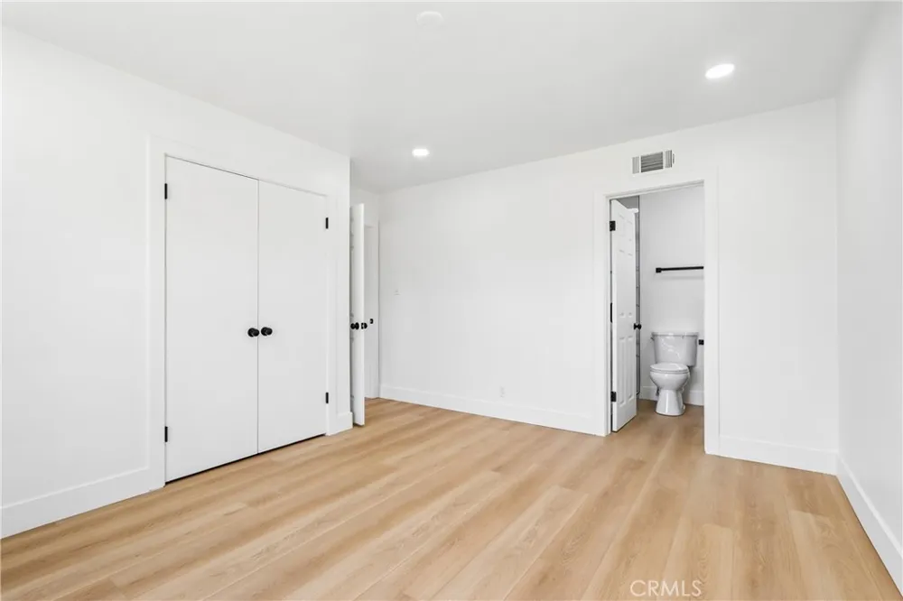 10007 Debra Ave Granada Hills, CA 91343