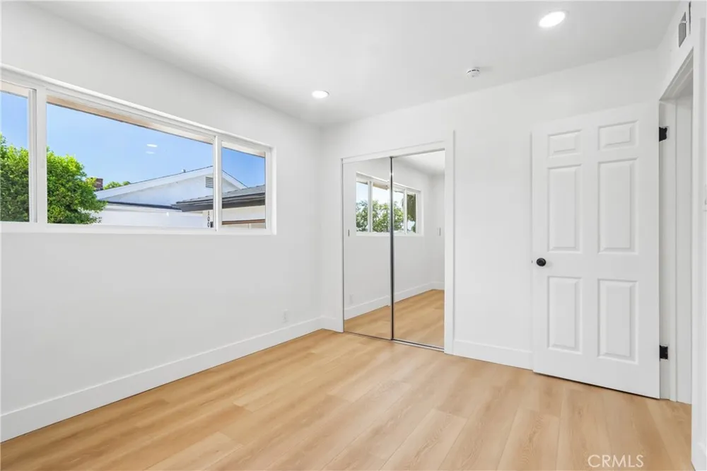 10007 Debra Ave Granada Hills, CA 91343