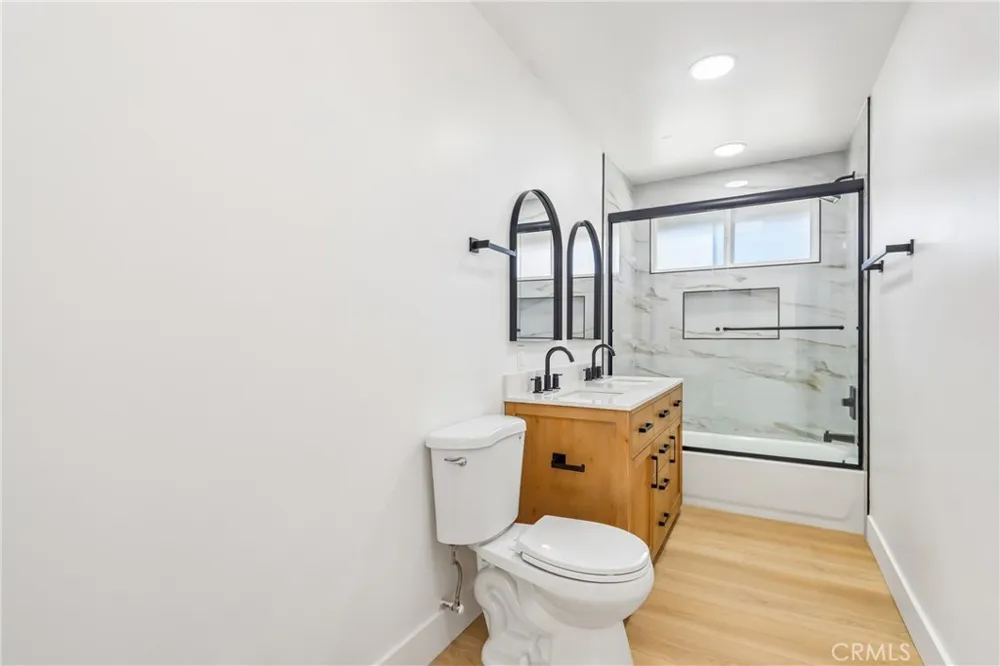 10007 Debra Ave Granada Hills, CA 91343