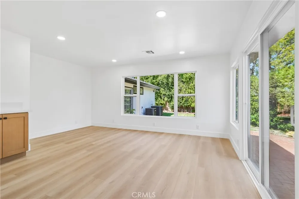 10007 Debra Ave Granada Hills, CA 91343