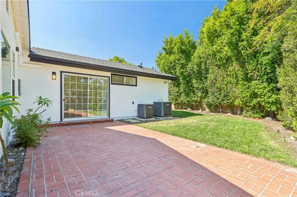 10007 Debra Ave Granada Hills, CA 91343