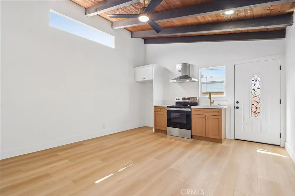 10007 Debra Ave Granada Hills, CA 91343