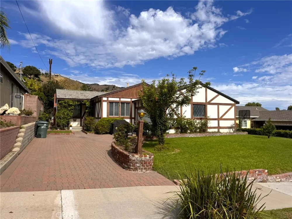 3018 Jolley Drive Burbank, CA 91504
