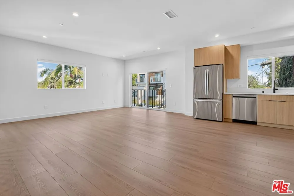 11304 Collins Street ##2 Los Angeles, CA 91601