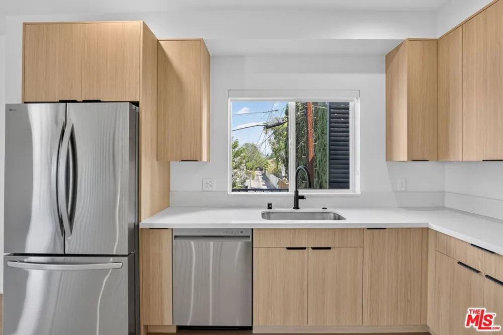 11304 Collins Street ##2 Los Angeles, CA 91601