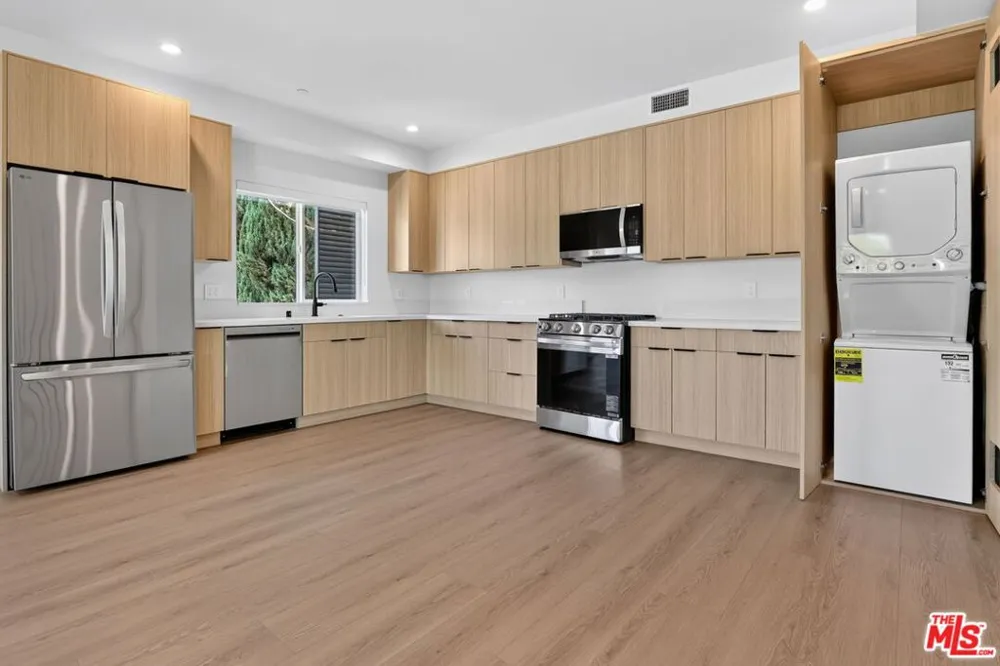 11304 Collins Street ##2 Los Angeles, CA 91601