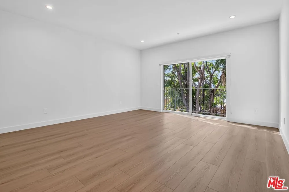 11304 Collins Street ##2 Los Angeles, CA 91601
