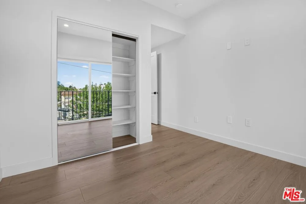 11304 Collins Street ##2 Los Angeles, CA 91601