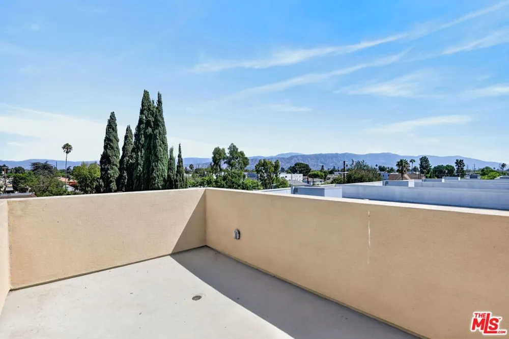 11304 Collins Street ##2 Los Angeles, CA 91601