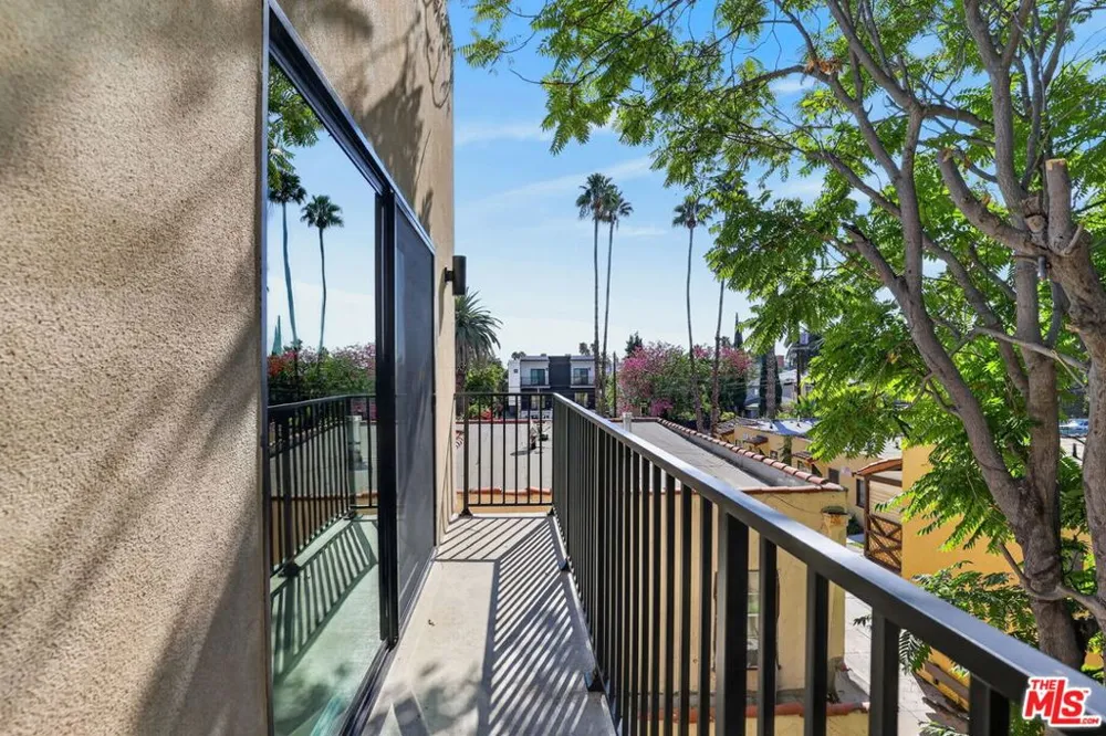 11304 Collins Street ##2 Los Angeles, CA 91601