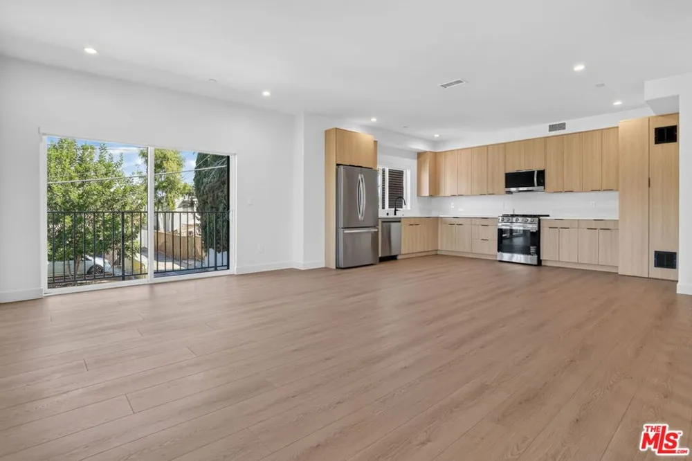 11304 Collins Street ##2 Los Angeles, CA 91601