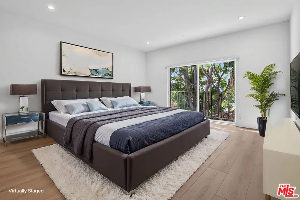 11304 Collins Street ##2 Los Angeles, CA 91601