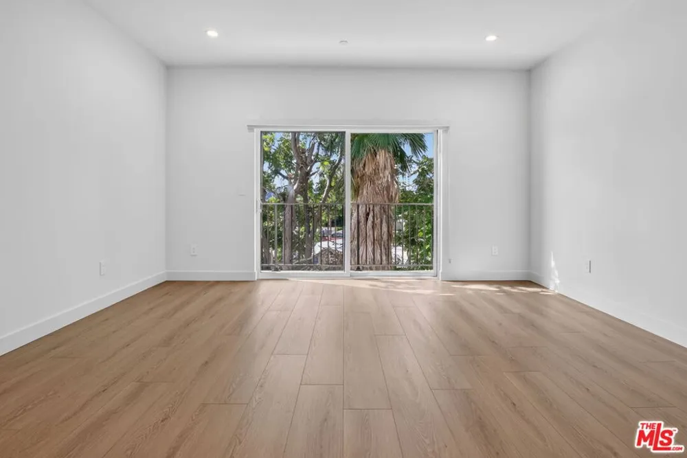 11304 Collins Street ##2 Los Angeles, CA 91601