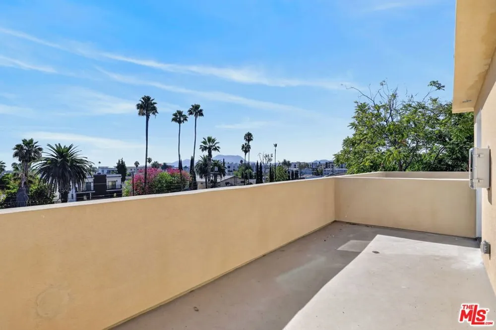 11304 Collins Street ##2 Los Angeles, CA 91601