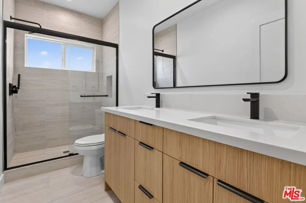 11304 Collins Street ##2 Los Angeles, CA 91601