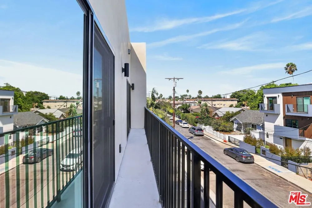 11304 Collins Street ##2 Los Angeles, CA 91601