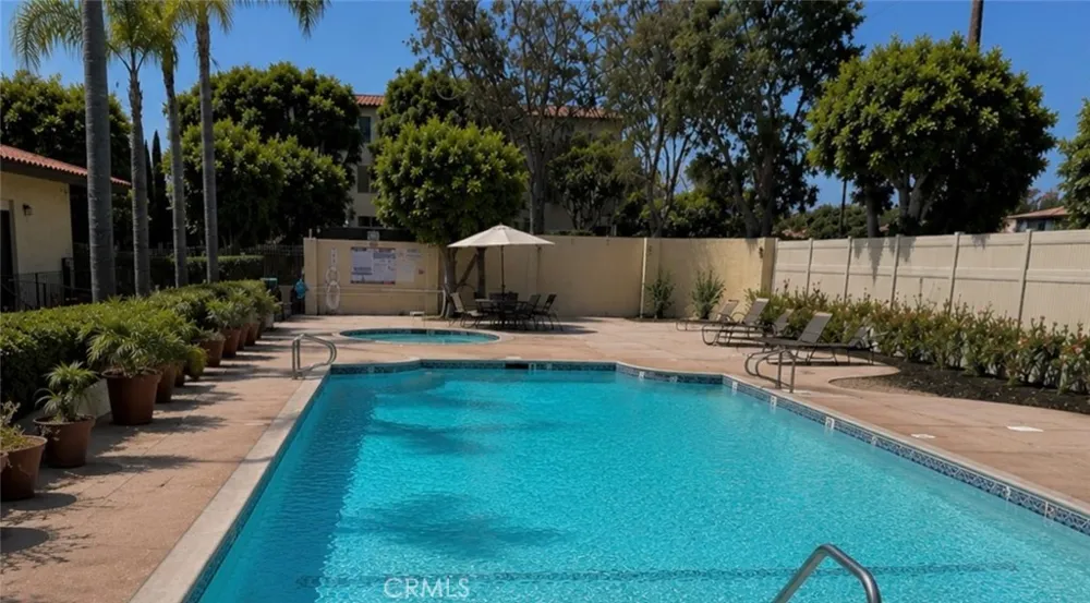 12720 Burbank #305 Valley Village, CA 91607