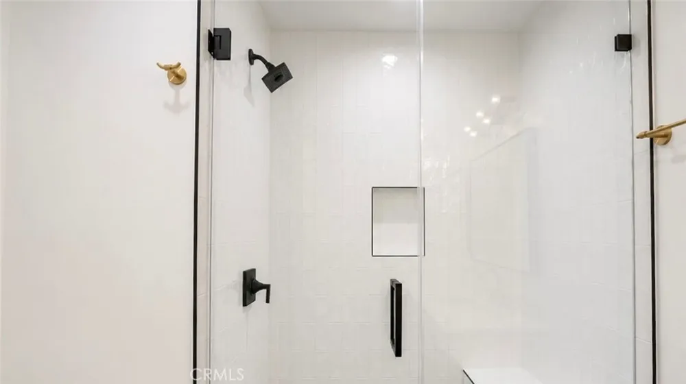 12720 Burbank #305 Valley Village, CA 91607