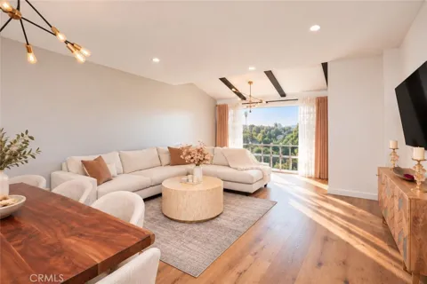 12720 Burbank #305