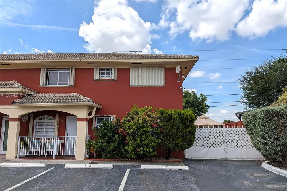 11005 W Okeechobee Rd #102 Hialeah Gardens, FL 33018