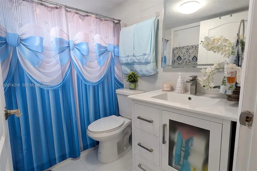 11005 W Okeechobee Rd #102 Hialeah Gardens, FL 33018