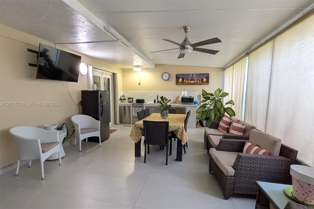 11005 W Okeechobee Rd #102 Hialeah Gardens, FL 33018
