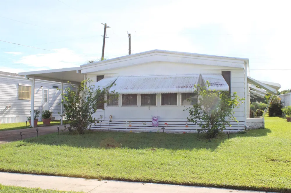 4034 SANDPINE CIRCLE Boynton Beach, FL 33436