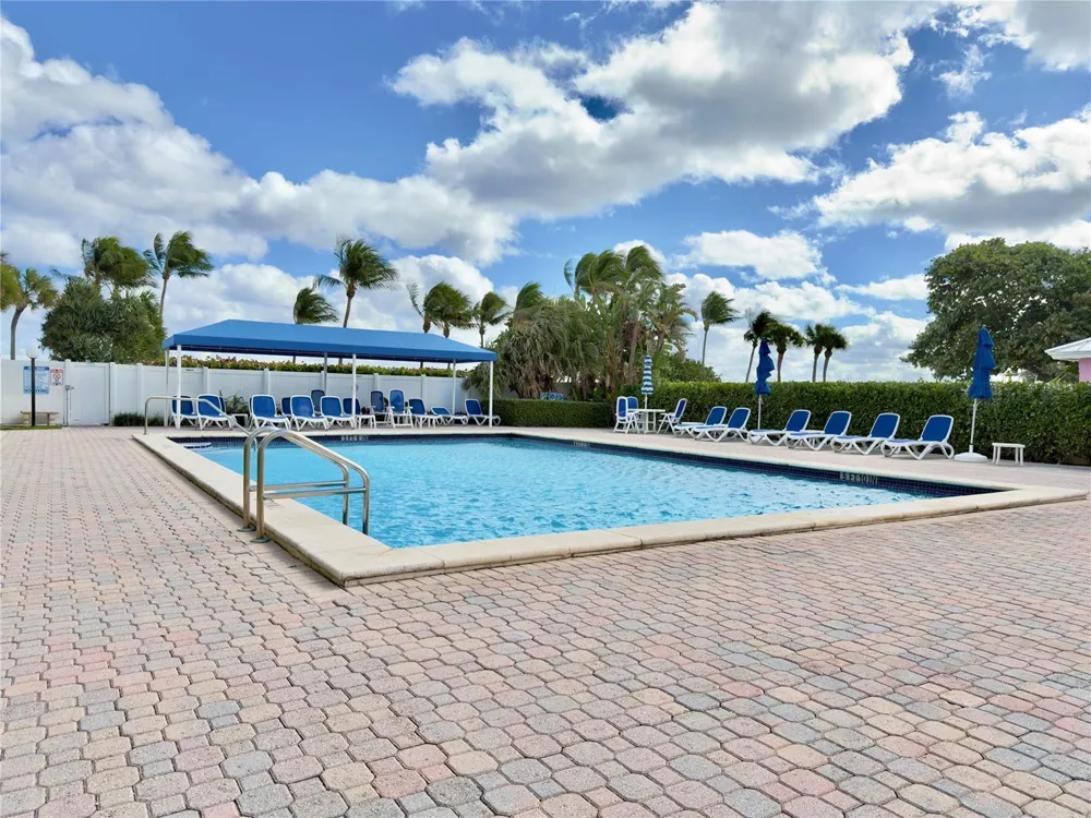 800 SE 20TH AVENUE #203 Deerfield Beach, FL 33441