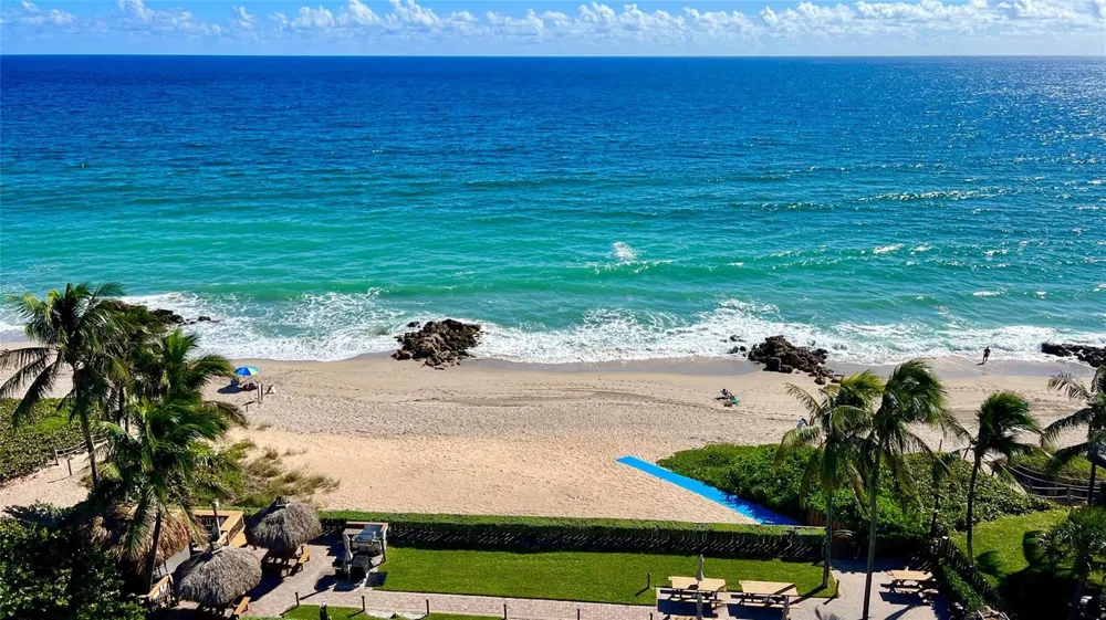 800 SE 20TH AVENUE #203 Deerfield Beach, FL 33441