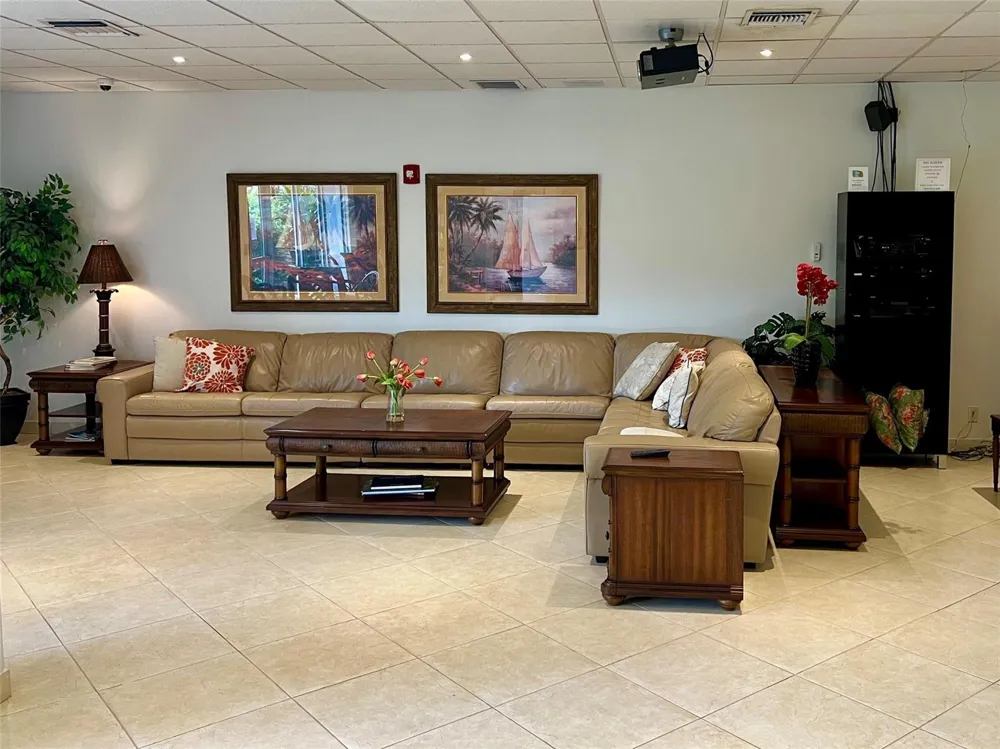 800 SE 20TH AVENUE #203 Deerfield Beach, FL 33441