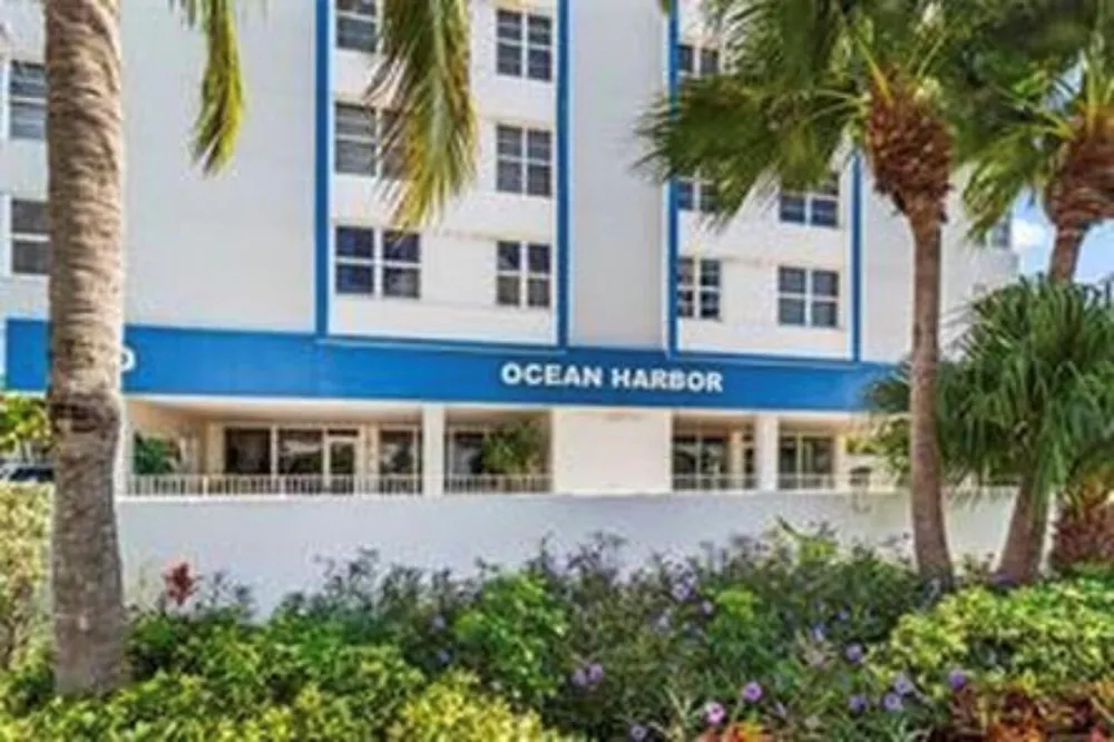 800 SE 20TH AVENUE #203 Deerfield Beach, FL 33441