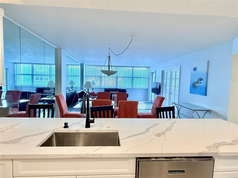 800 SE 20TH AVENUE #203 Deerfield Beach, FL 33441