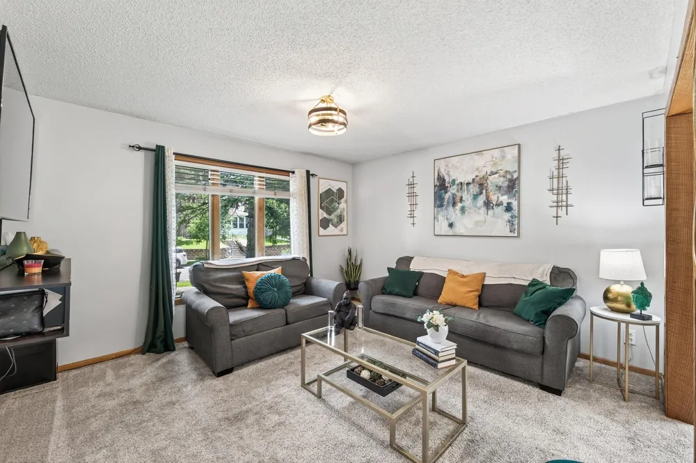 2505 Dupont Avenue Minneapolis, MN 55411