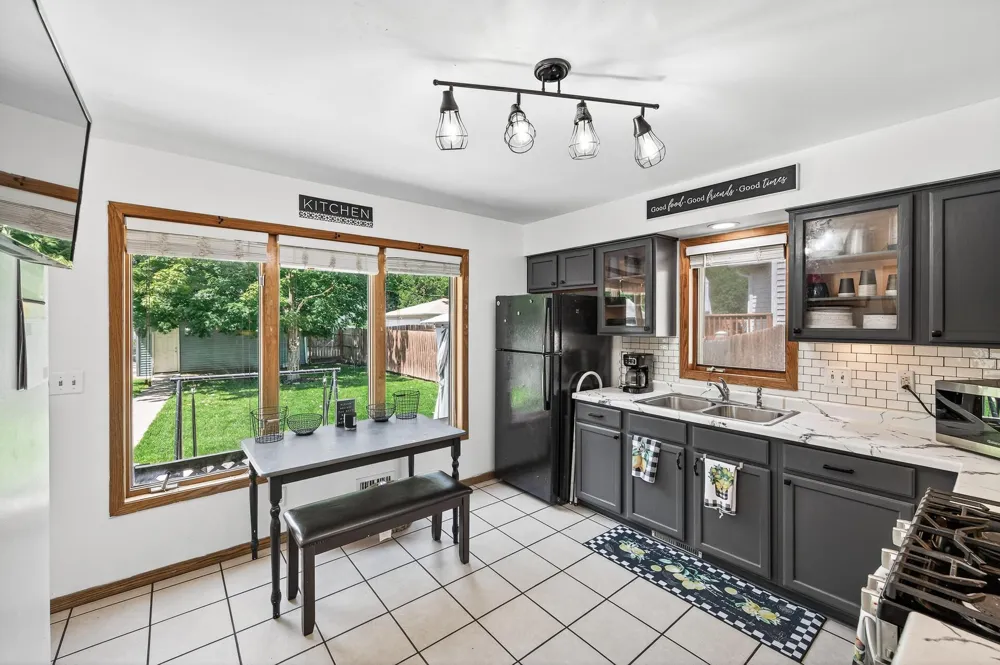2505 Dupont Avenue Minneapolis, MN 55411